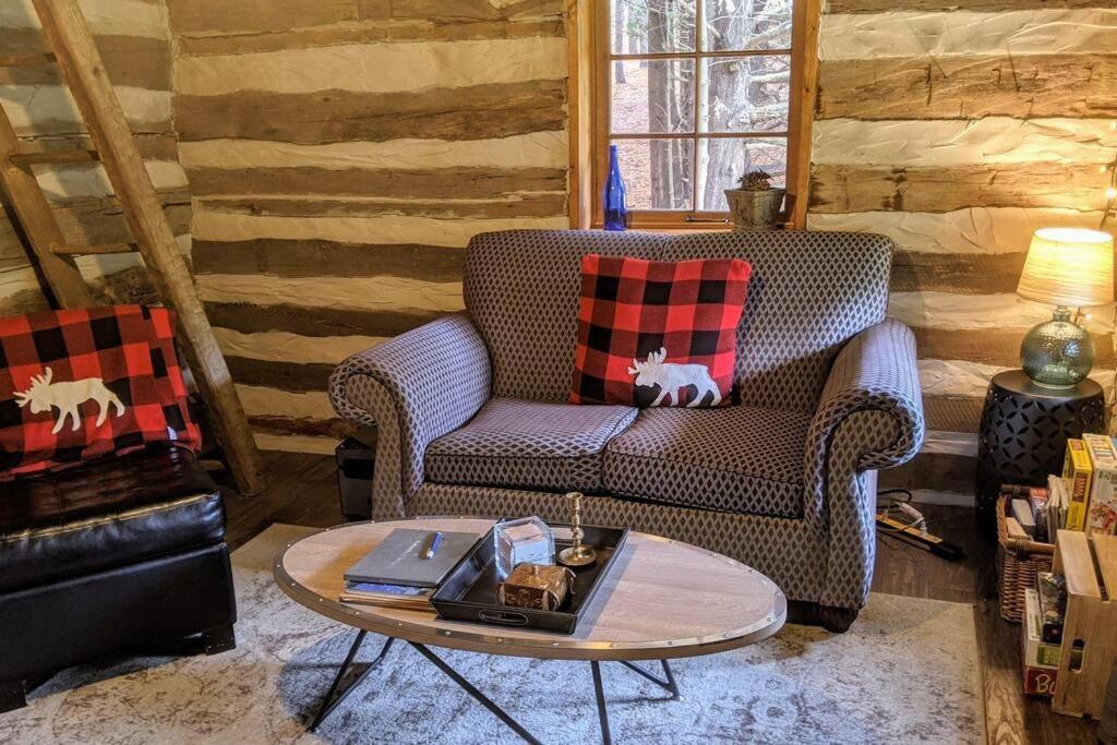 A Rustic Cabin In The Woods Оранджвилль Экстерьер фото