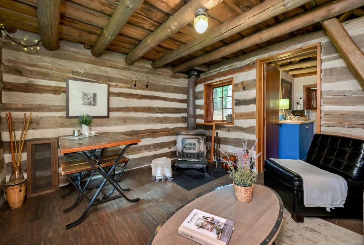 A Rustic Cabin In The Woods Оранджвилль Экстерьер фото